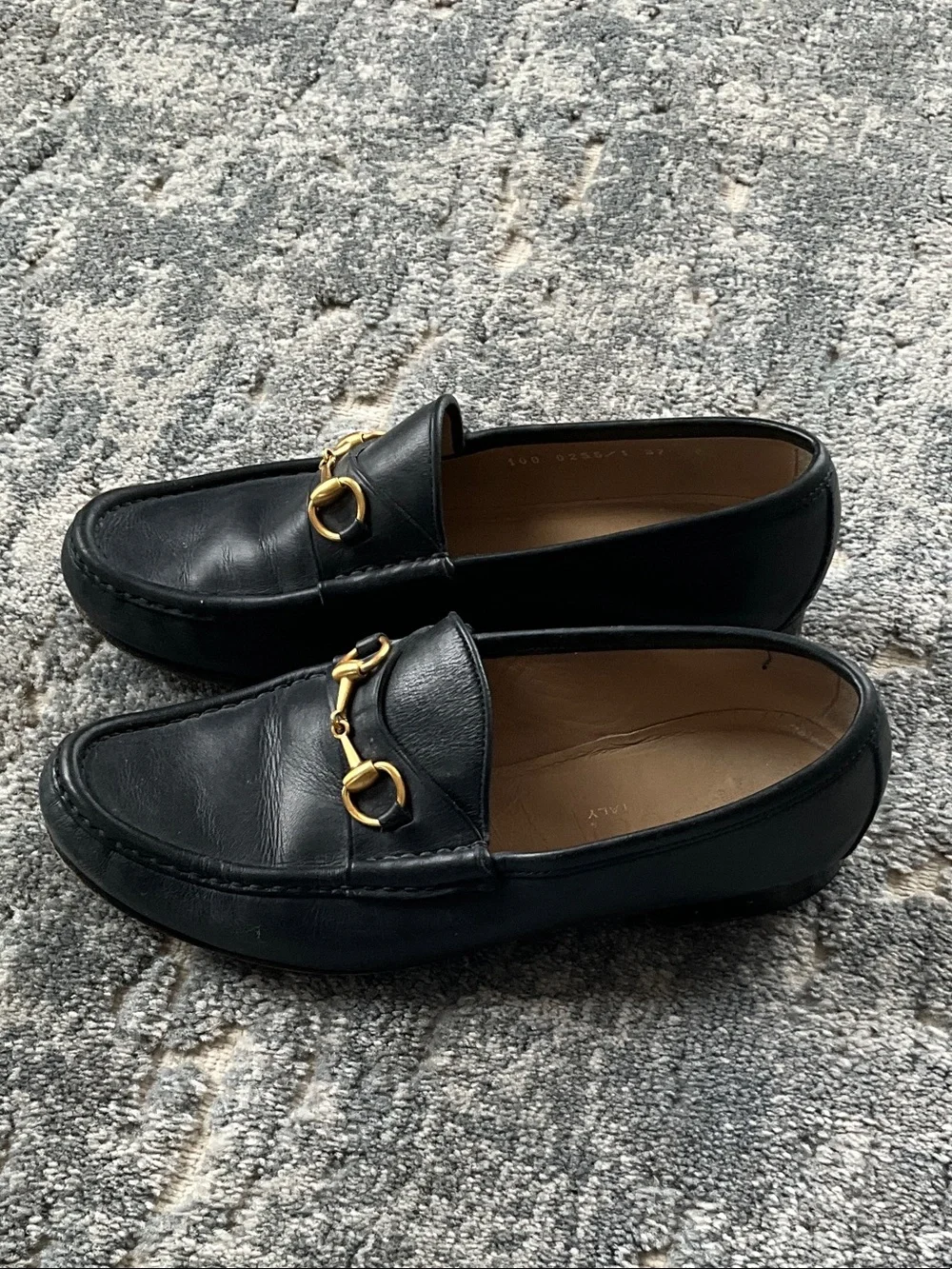 Gucci Navy Leather Loafers with Gold Horsebit - Picture 2 of 4